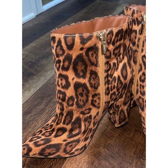 Suede Leopard Print Ankle Booties with Chunky Block Heel Sz 7 - Picture 3 of 6